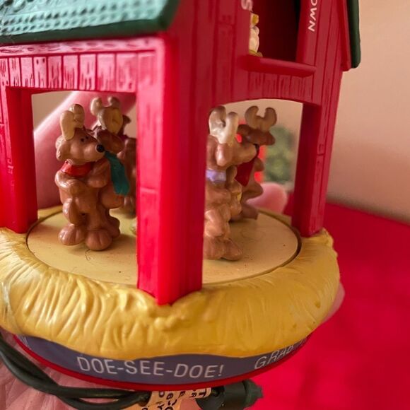 Hallmark Keepsake Santa’s Ho Ho Hoedown Magic Ornament - Picture 8 of 11